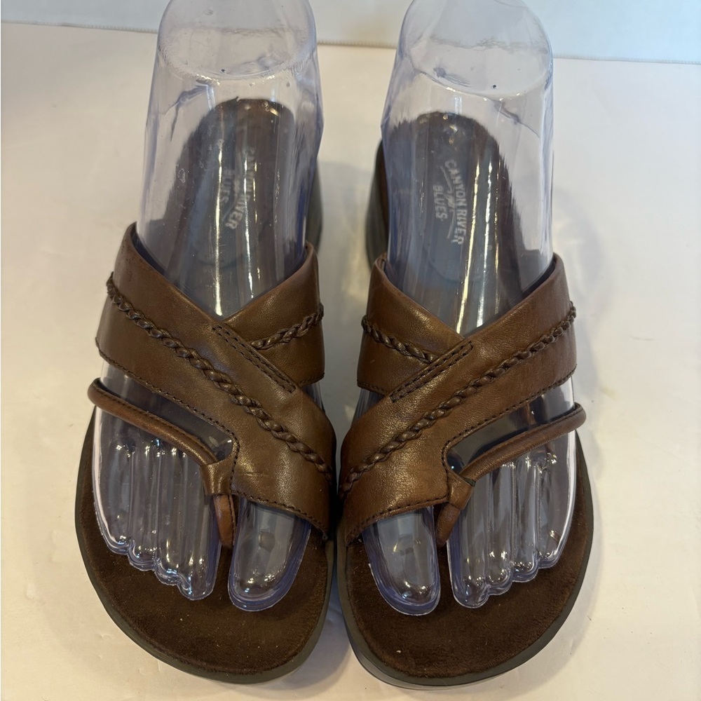 Canyon Ruver Blues Rachel brown leather thong flip flops sandals size 7M